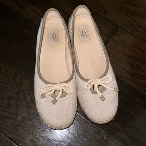 Ugg flats size 9 EUC